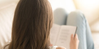 ¿Sabías lo saludable que es leer un libro?, ¡Descubre cuál es la razón? leer un libro - cantineoqueteveonews