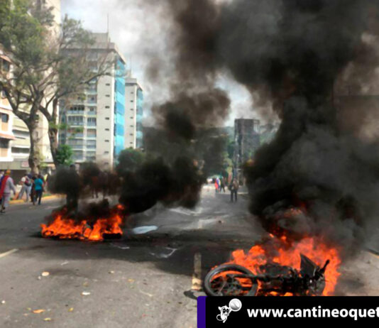 Incendian motocicleta de la GNB en Altamira ¡Tensión en Venezuela! GNB - altamira - Cantineoqueteveo news