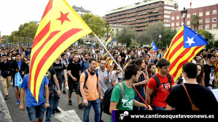 Cantineo-WEB-¡¡-En-Barcelona-afirman-que-la-política-invierte-mucho-tiempo-en-la-separación-2