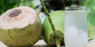 El agua de coco tres veces por semana para cuidar tu cuerpo