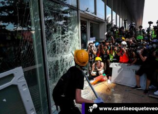 Manifestantes piden ser oídos en palacio legislativo de Hong Kong Cantineoqueteveo News - Manifestantes de Hong Kong