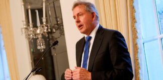 Renuncia embajador británico que llamó «inepto» a Donald Trump Cantineoqueteveo News - Renuncia embajador británico Trump