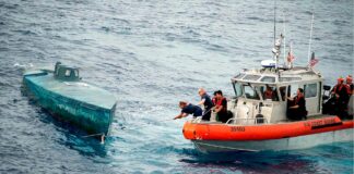 Impresionante abordaje de un narcosubmarino cargado de cocaína Cantineoqueteveo News - narcosubmarino guardacosta EEUU