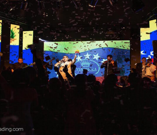 Cargado del tricolor nacional: Condesa celebró a lo grande su fiesta de Navidad 2019 Condesa celebró su fiesta de Navidad 2019 - Cantineoqueteveonews