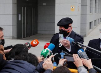 El juez imputa a Repsol y CaixaBank por los encargos a Villarejo imputa a Repsol y CaixaBank