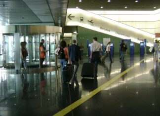restricciones de vuelos desde Brasil y Sudáfrica