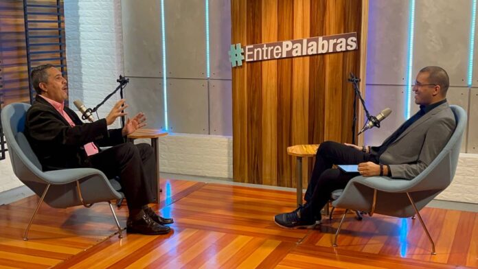 Ramón Lobo en Entre Palabras (1) Ramón Lobo en Entre Palabras (1)